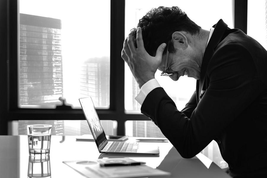 Envie de pleurer au travail : que faire ?